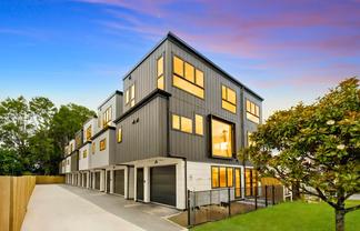 1 & 2/112 Swanson Road, Henderson