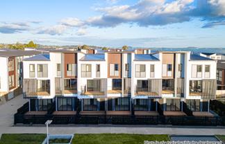 2/ 10 Scott Road, Hobsonville