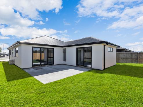 47 Stackwood Avenue, Ravenswood