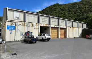 Warehouse & Yard Just off the Motorway