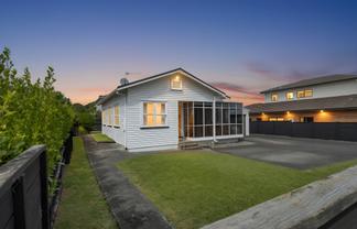 16 Raymond Street, Point Chevalier