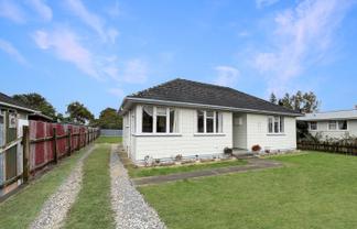 18 Hinemoa Street , Levin