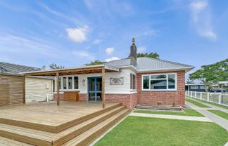 9 Park Road, West End