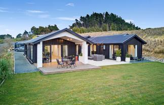 105 Redvale Rd, Redwood Valley