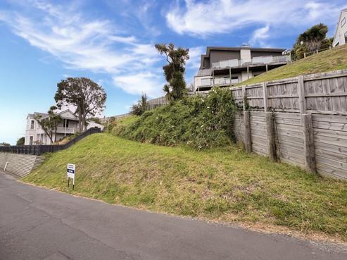 2A Carson Street, Mornington