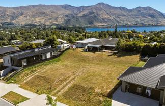 38 and 40 Clearview Street, Wanaka
