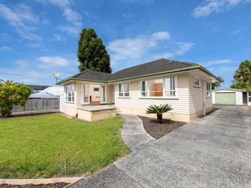 12 Montmere Avenue, Te Atatu Peninsula