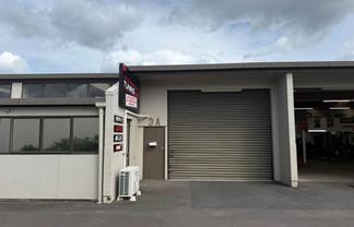 TIDY WAREHOUSE UNIT IN HENDERSON
