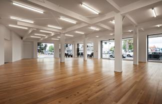 Flagship Corner Position