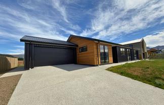 15 Lammermoor Street, Wanaka