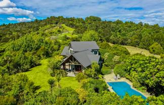 187 Bayer Road, Waiwera