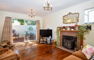 108 Broadway, Carterton