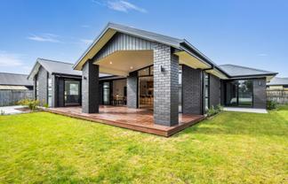 27 Coutts Way, Fitzherbert