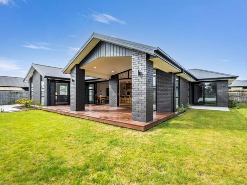 27 Coutts Way, Fitzherbert