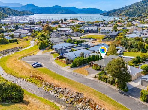 9 Captains Close, Waikawa