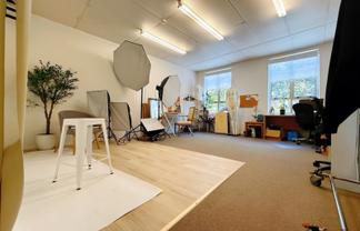 Short Term Epsom Studio with Park Views