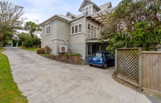 30 Ngatitoa Street, Tawa