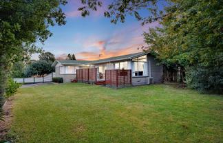 2 Margaret Place, Deanwell