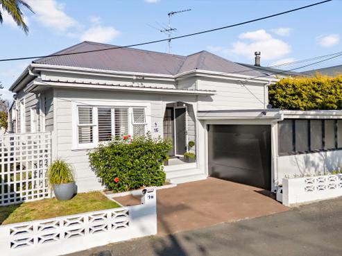 16 Kiwi Road, Stanley Point