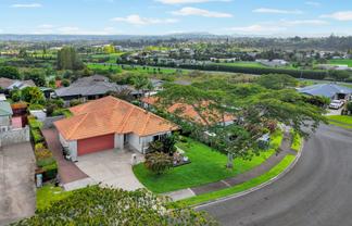 56 Sapphire Drive, Hairini