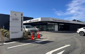 Contemporary Showroom/Office in CBD.  