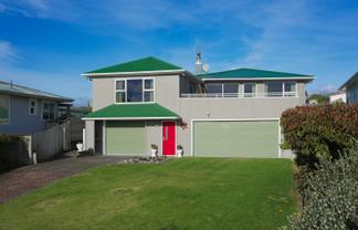 44 Gray Avenue, Paraparaumu Beach