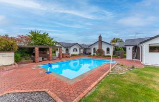 33 Lynch Road, Levels