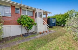 18B Brian Crescent, Stanmore Bay