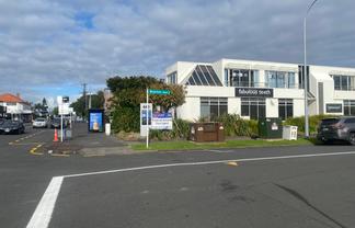 Corner profile in Takapuna