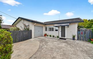 35 Oak Street, Masterton