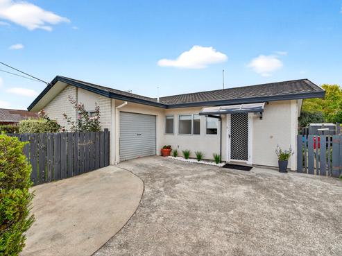 35 Oak Street, Masterton