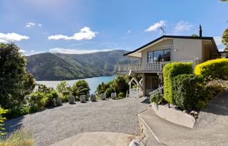 424 Port Underwood Road, Whatamango Bay