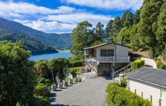 424 Port Underwood Road, Whatamango Bay