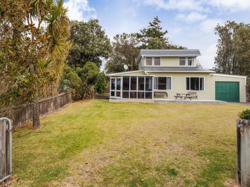 111 Koputara Road, Himatangi Beach