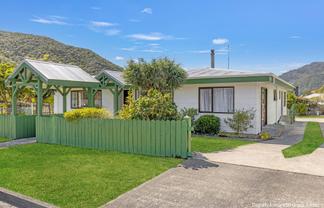 17 Huia Street, Waikawa