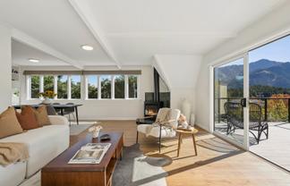 696 Peninsula Road, Kelvin Heights