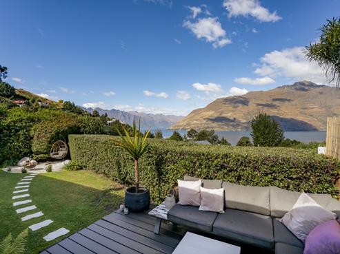 17C Arawata Terrace, Fernhill/Sunshine Bay
