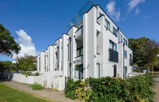 27D Claude Road, Epsom