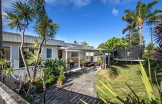25 George Point Road, Onerahi