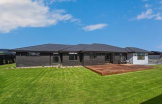 7 Bond Street, Springlands