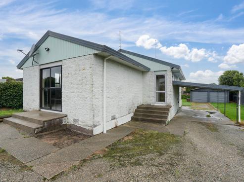 44 Dundee Place, Strathern
