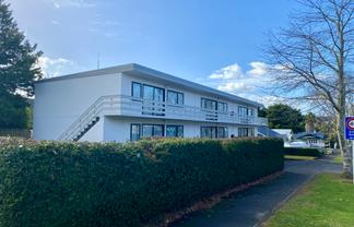 2/206 River Road, Claudelands