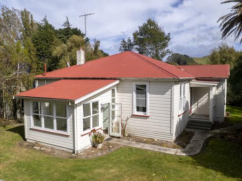 16451 Route 52, Eketahuna