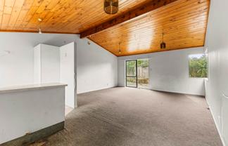 2/16 Boundary Road, Papakura