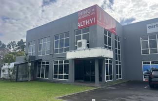 Constellation Drive cracker – 282sqm