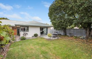 2/75 Mclauchlan Street, Springlands