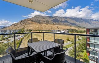 305/30 Red Oaks Drive, Frankton