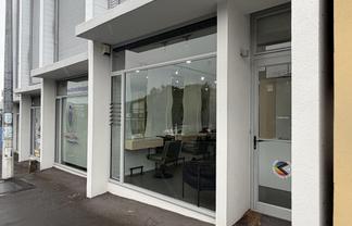 Turnkey Salon Space - High Exposure