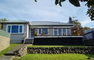 8 Lees Grove, Wainuiomata