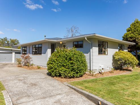 10 Indiana Grove, Totara Park